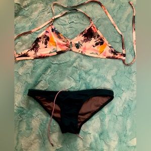Bundle of Jolyn swim wear! 2 bottoms (M), 2 tops (L)